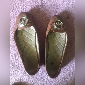 Michael Kors tan flats